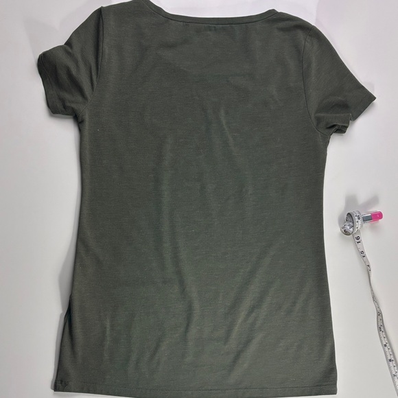 H&M Olive Short Sleeve Tee - Picture 3 of 4